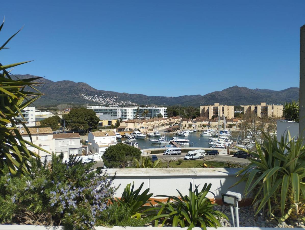 Atico Of 3 Rooms, Total 130M² Just For You With A 60 M² Terrace, Swimming Pool, Mountain And Marina View. Roses Exterior foto